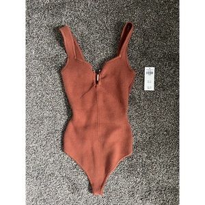Abercrombie & Fitch brown color bodysuit. Size xs. Brand new never worn tags on